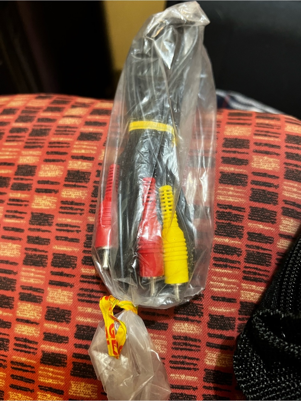 AV Composite Cable with Yellow and Red Connectors - Universal